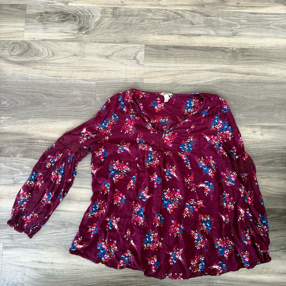Arizona Jean Company Burgundy Floral Blouse